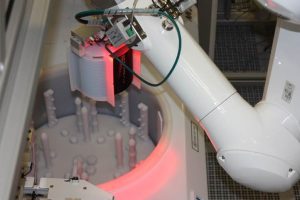 LUNA LUNA - Classic robotic cell for automated machine loading and unloading of carriers