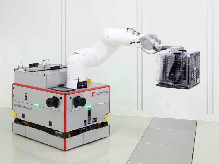 Robot system with innovative drive unit from Fabmatics completes a transport job in the clean room