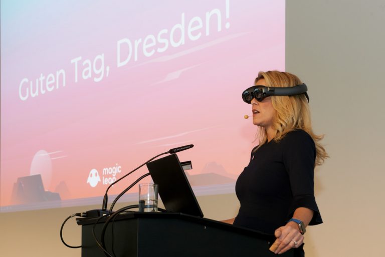 Lorie Banks präsentiert die Magic Leap One