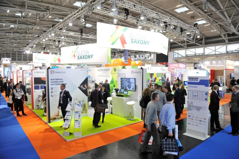 Well-visited, large exhibition stand in exhibition hall