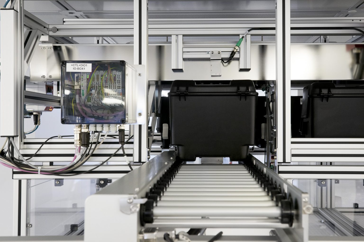 Automated Zero Footprint Storage for Semiconductor Fabs