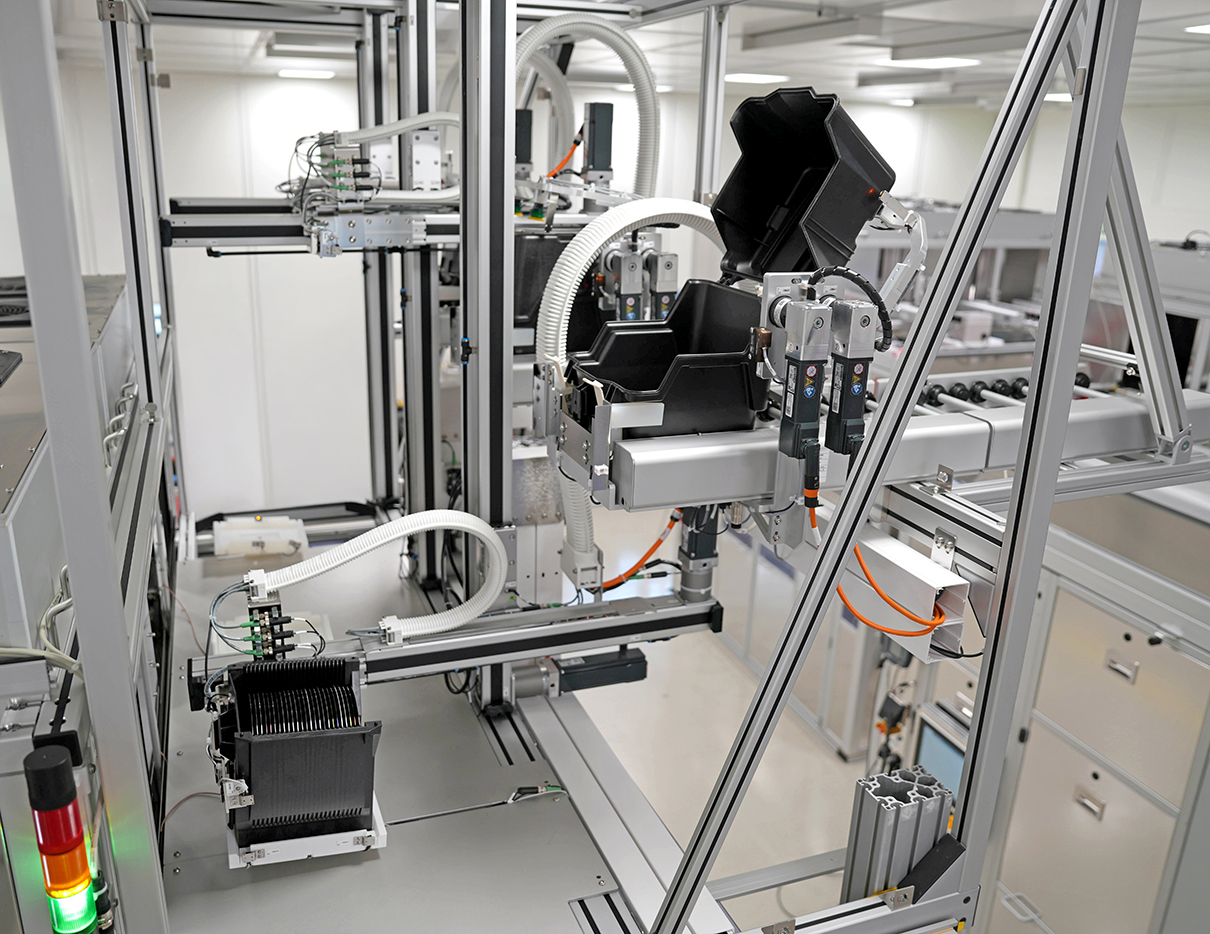 Box Opener for 200mm Fabs | Fabmatics